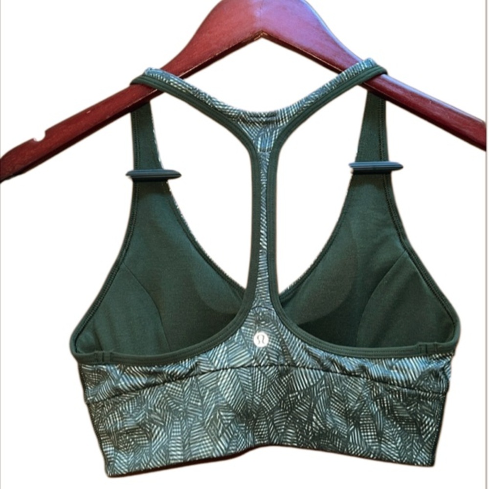 Lululemon Cool to Street Bra
Jazzy White Gator Green / Gator Green Size 4 - Picture 7 of 17